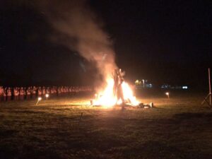 Cách nhóm bếp lửa